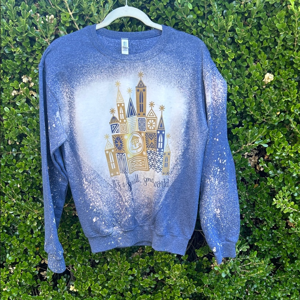 Disneyland Jerzees Blue and Gray Sweatshirt Small World